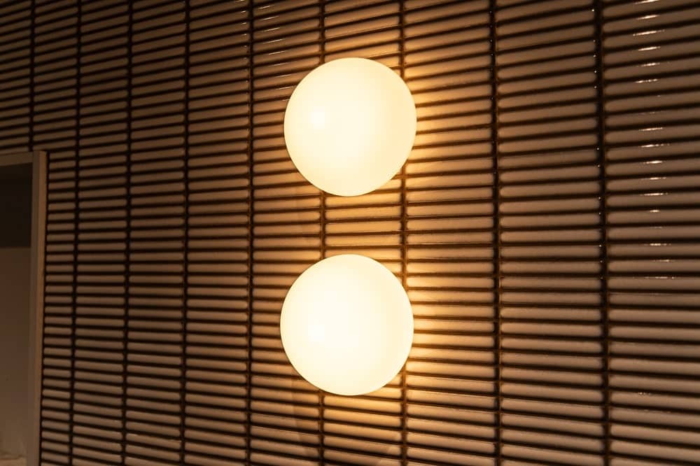 Bathroom wall light